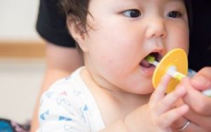 Chăm sóc răng miệng cho trẻ từ khi còn bé